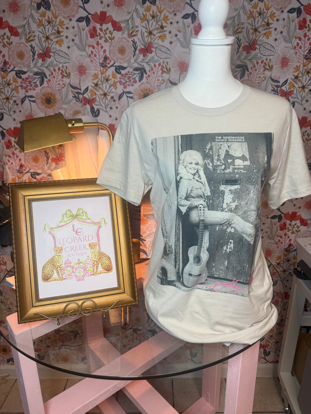 Dolly Vintage Guitar Tee
