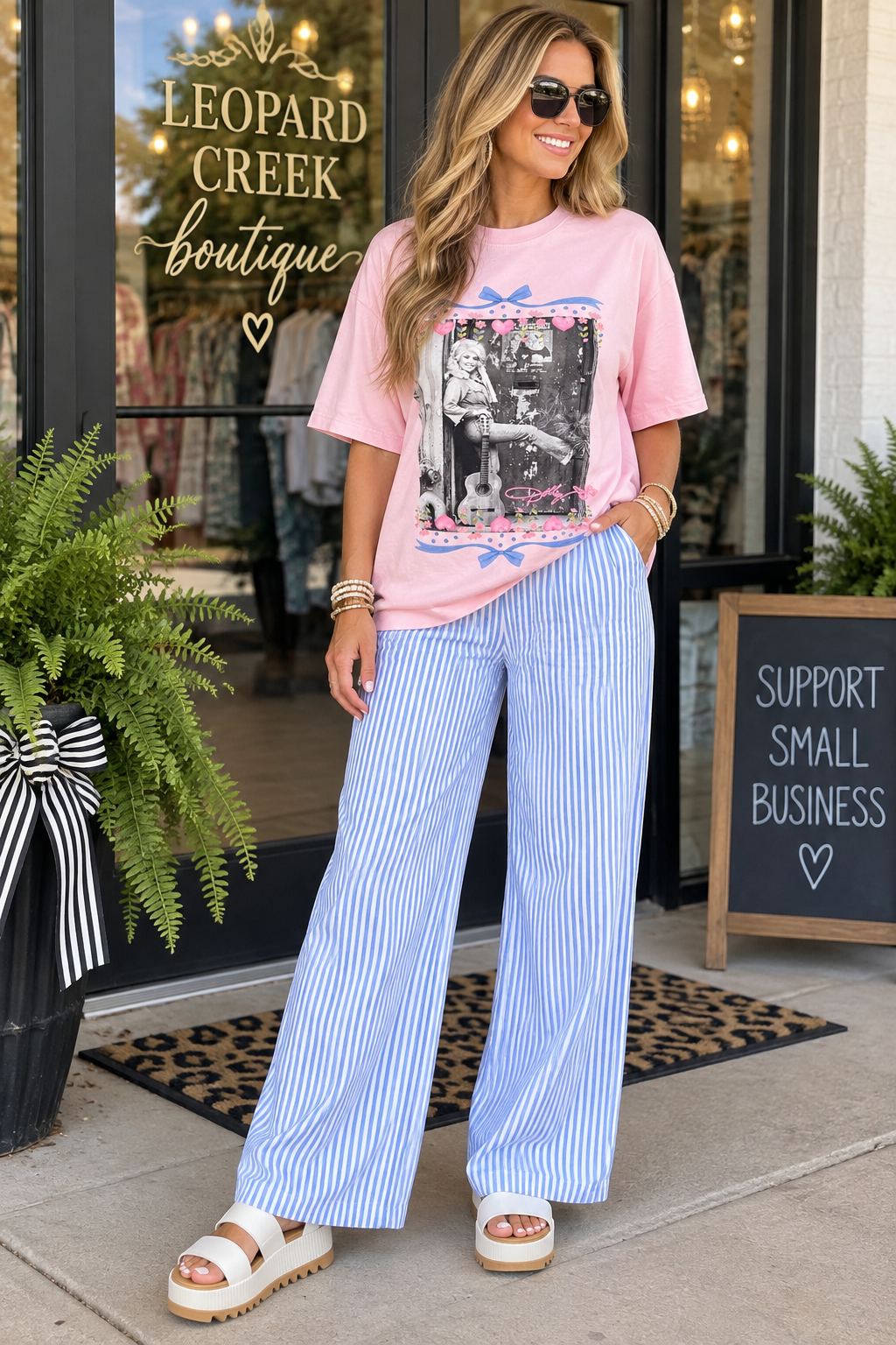 Dolly Graphic Bows & Hearts Tee